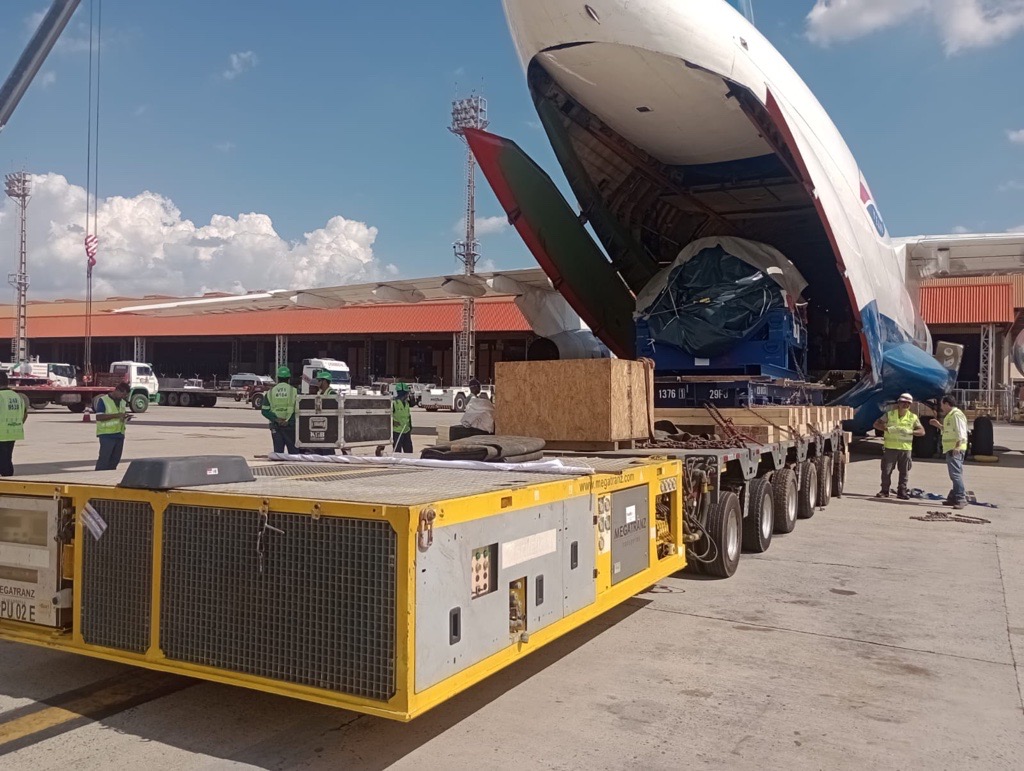 Aeronave rara no Brasil, Antonov An-12 pousa em Viracopos para