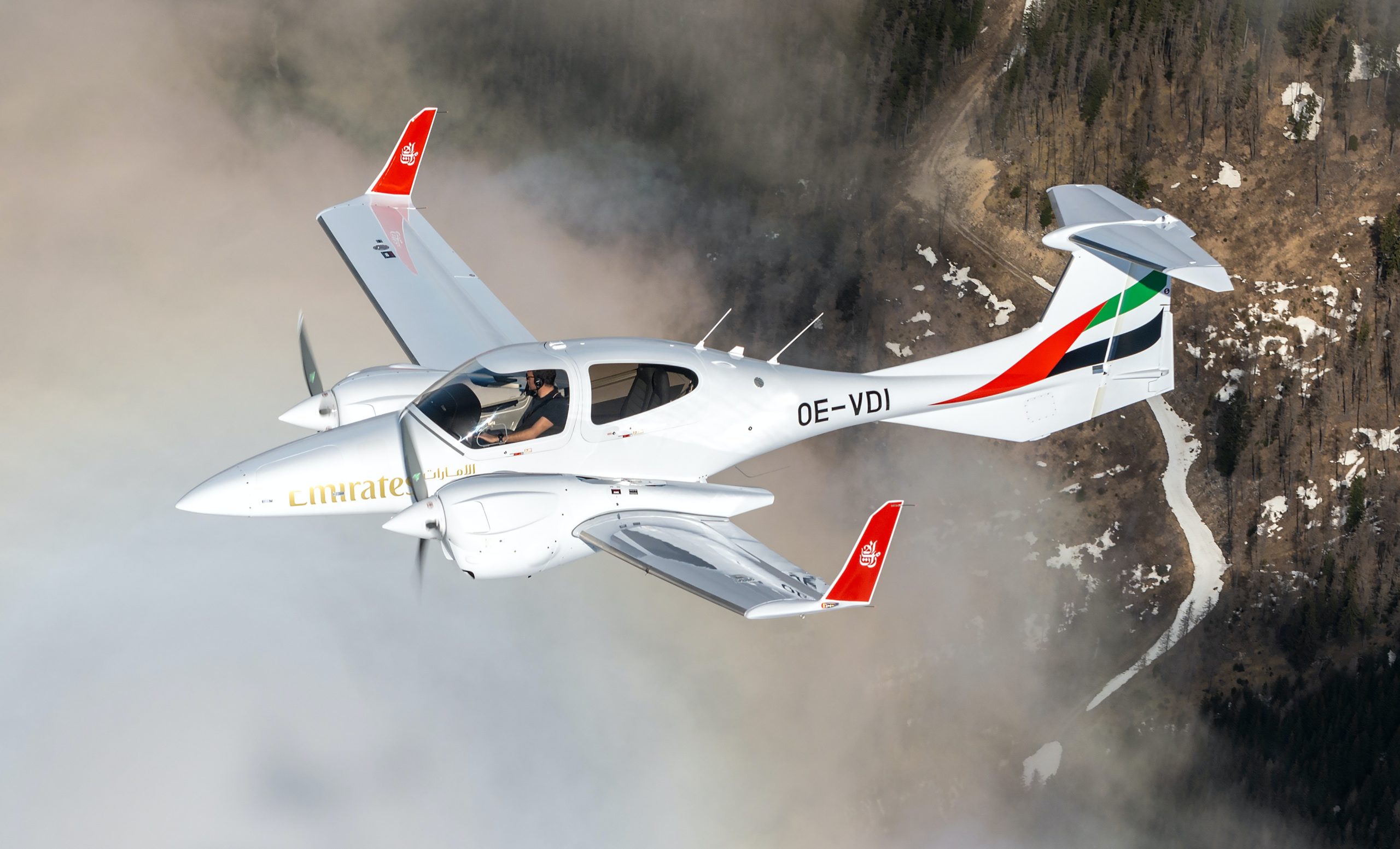 Emirates expande frota da academia de treinamento de voo com aeronaves ...