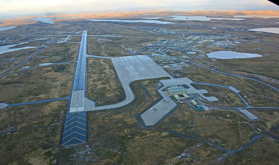 FALKLANDS/MALVINAS: A história da Base RAF Mount Pleasant – Cavok Brasil