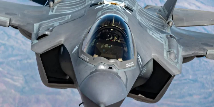 O F-35 é o caça padrão da OTAN.