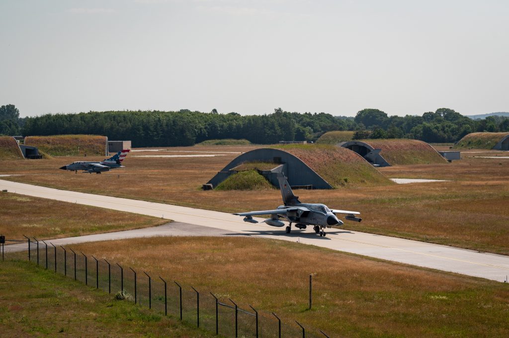 Aviões de guerra da Otan sobrevoam a Alemanha em um dos maiores exercícios  aéreos da aliança