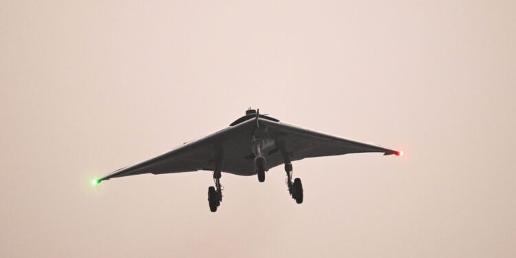 India-flying-wing-UCAV-scaled-1-750x375.jpg