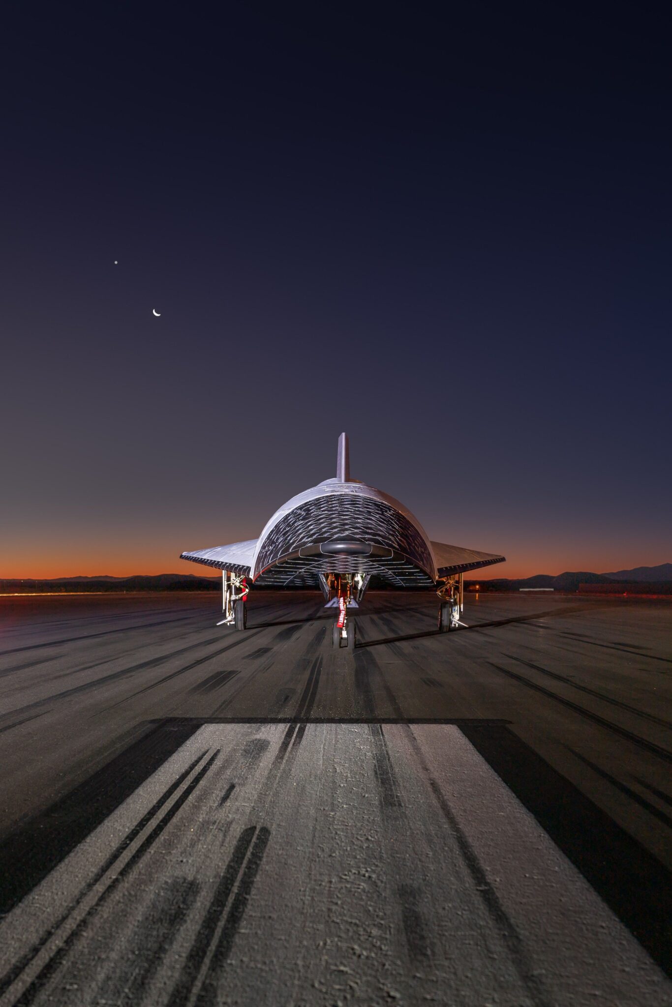 IMAGENS: Stratolaunch revela o Talon “TA-2”