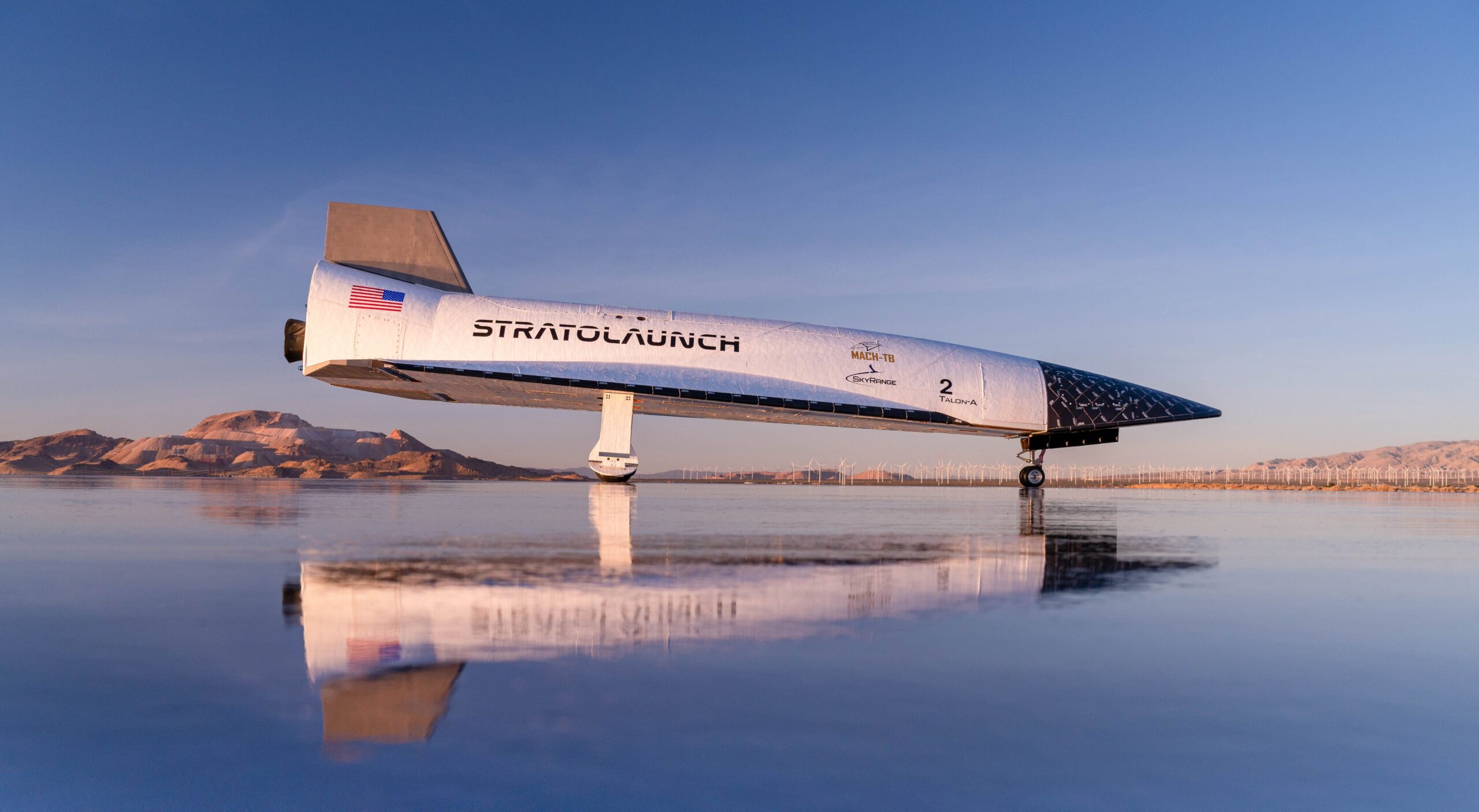 IMAGENS: Stratolaunch revela o Talon “TA-2”