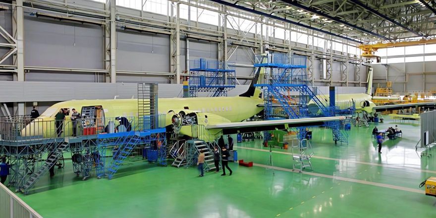 Novo protótipo da aeronave regional russa Il-114-300 começa testes ...