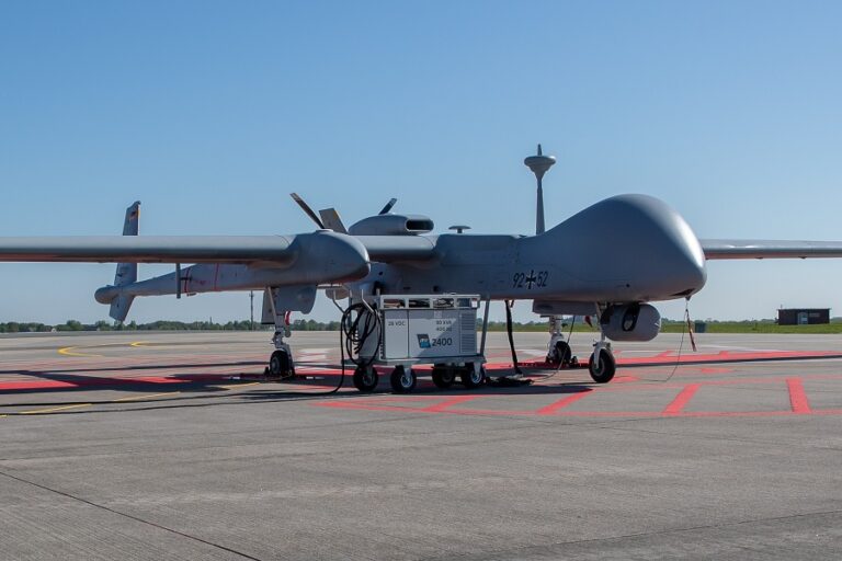 Drone Heron TP fabricado em Israel realiza primeiro voo sobre a Alemanha