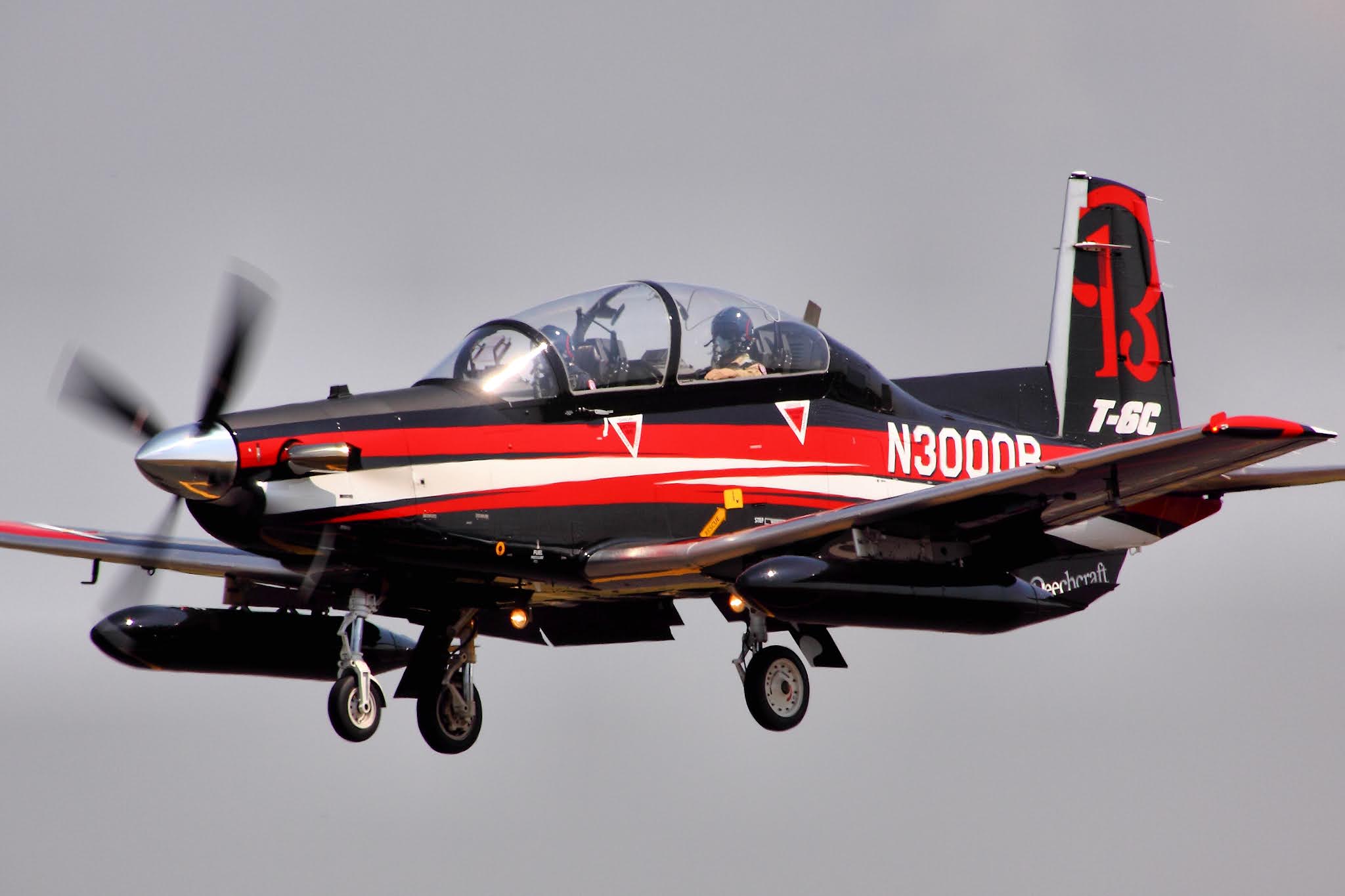 Textron fabricará mais três treinadores T-6C