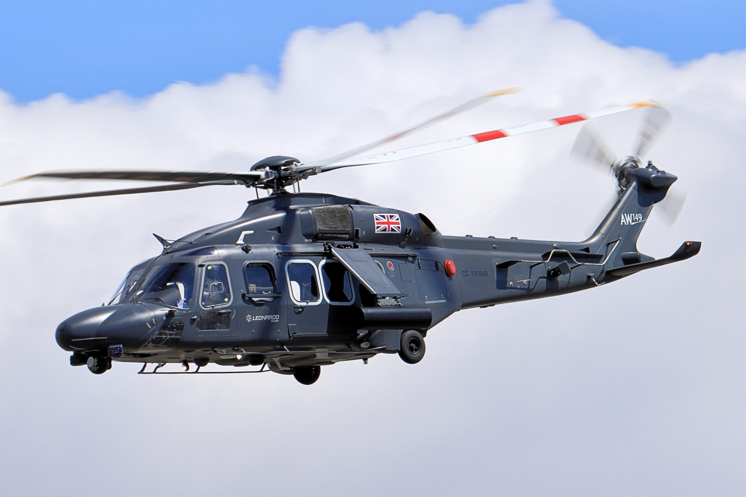 Leonardo AW149 torna-se único competidor no programa New Medium ...