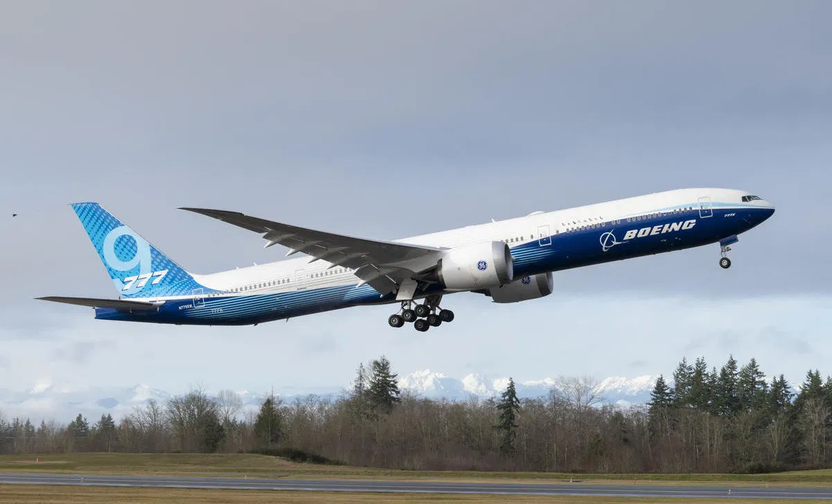 Boeing interrompe testes de voo do 777X após encontrar nova falha