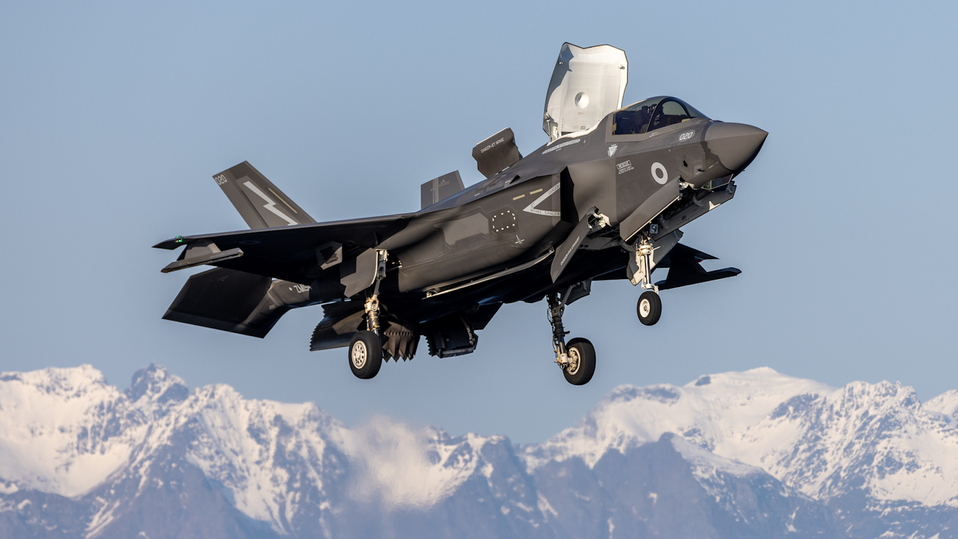 617-Squadron-F-35B-jet-lands-on-HMS-Prince-of-Wales-after-participating-in-Exercise-NORDIC-RESPONSE-050324-CREDIT-MOD.jpg