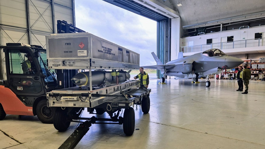 Norway-completes-delivery-of-52-F-35-fighter-jets-and-begins-reception-of-Joint-Strike-Missiles-02.jpg