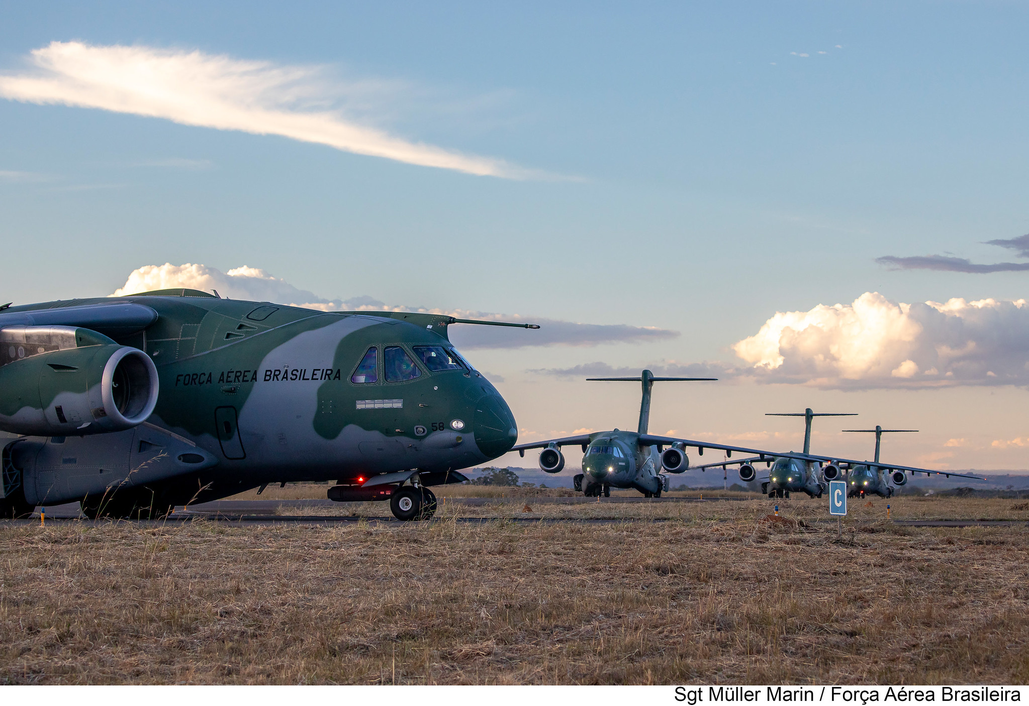 KC-390_COMAO_FAB_Embraer1.jpg