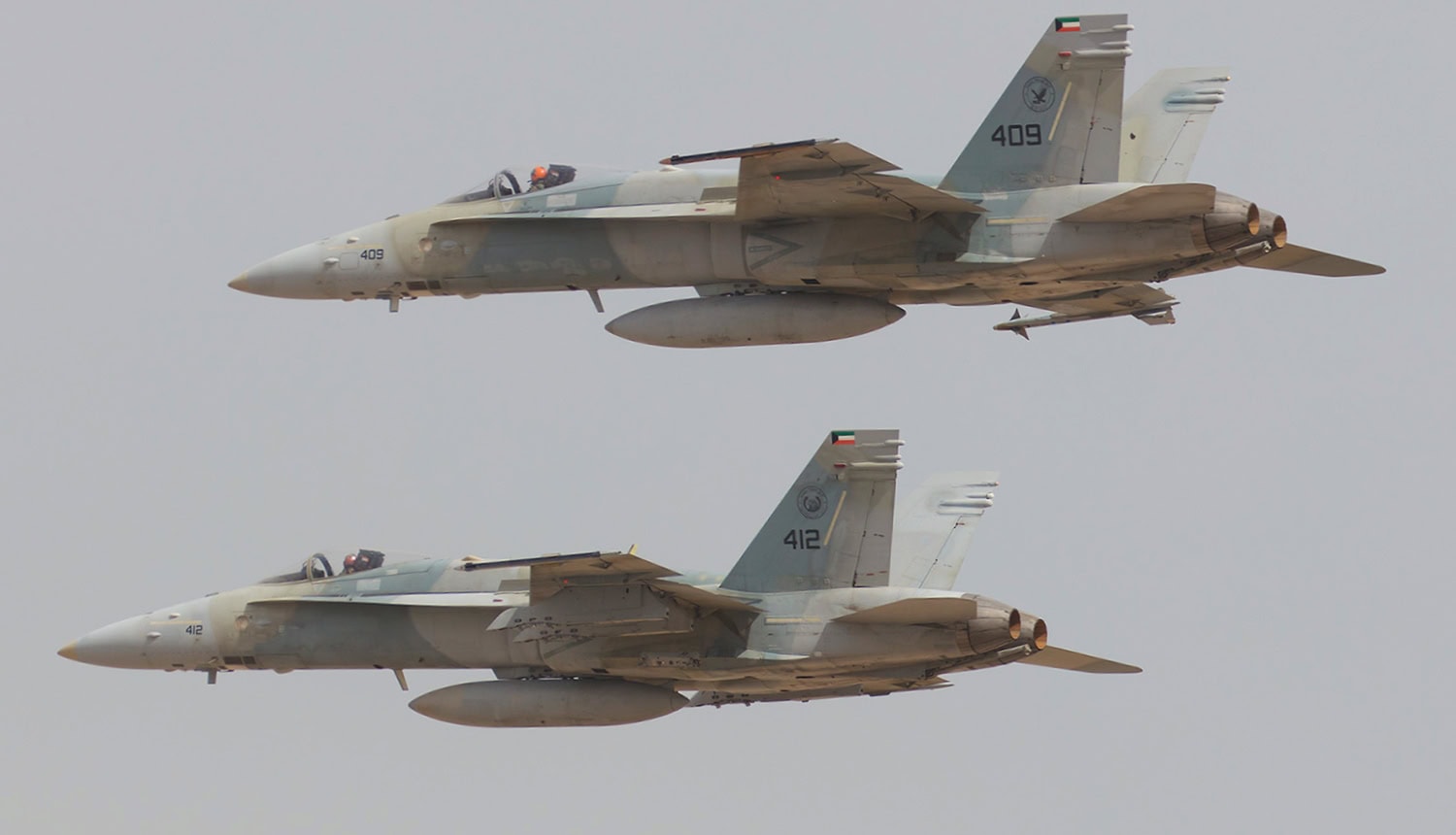 Kuwait-AF_F-18Cs_2_KAF.jpg