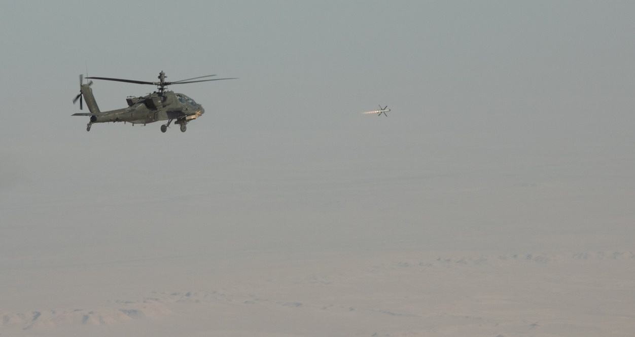 Aviação do Exército dos EUA dispara pela primeira vez míssil Spike NLOS ...