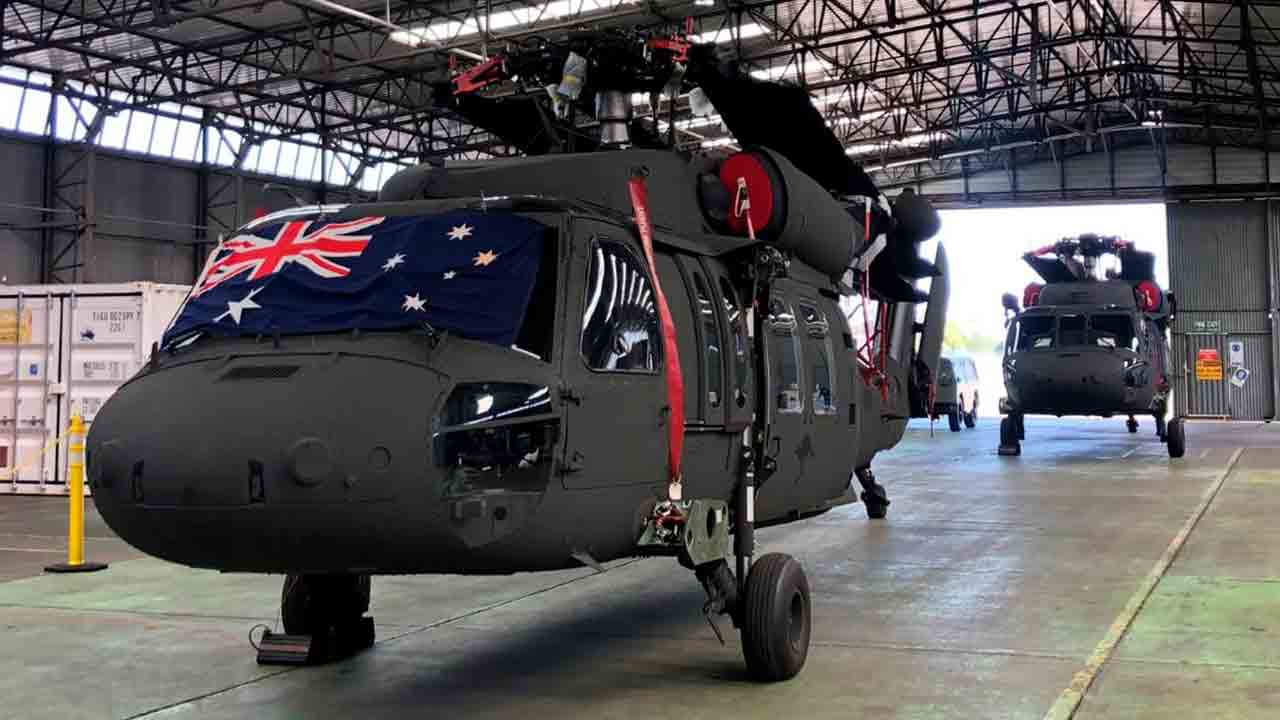 Austrália recebe novo lote de helicópteros UH-60M Black Hawk e