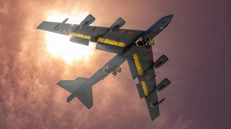 B-52_USAF_F1300.jpeg