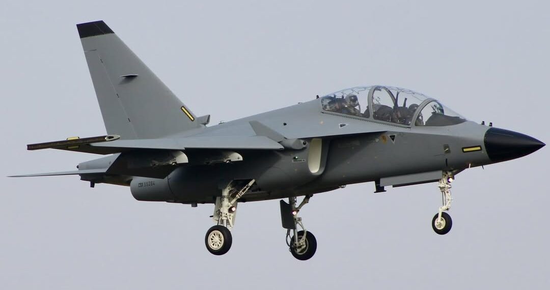 Primer vuelo del M-346FA de la Fuerza Aérea de Nigeria. (Foto: Defense News Nigeria vía X)
